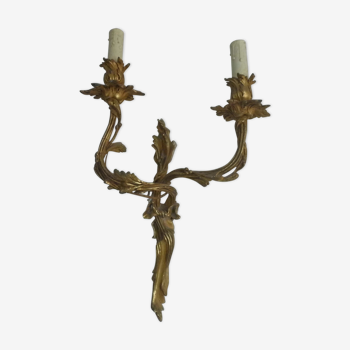 Applique en bronze doré avec deux noeuds de lumiere