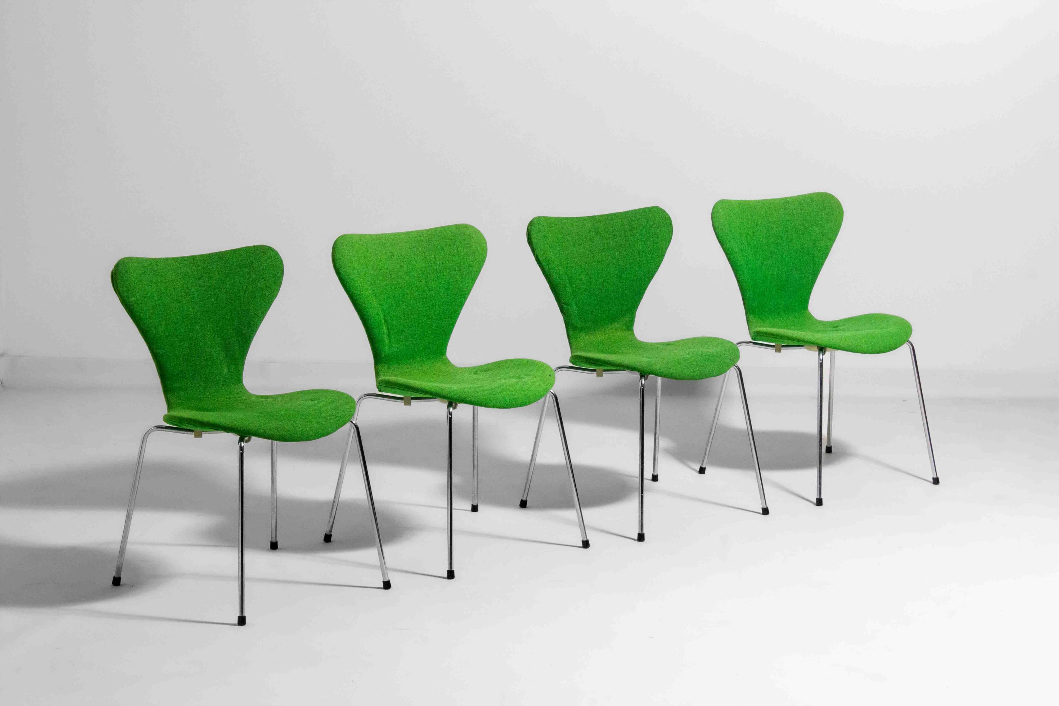 Set of 4 Fritz Hansen butterfly chairs in deep green fabric, 1980s
