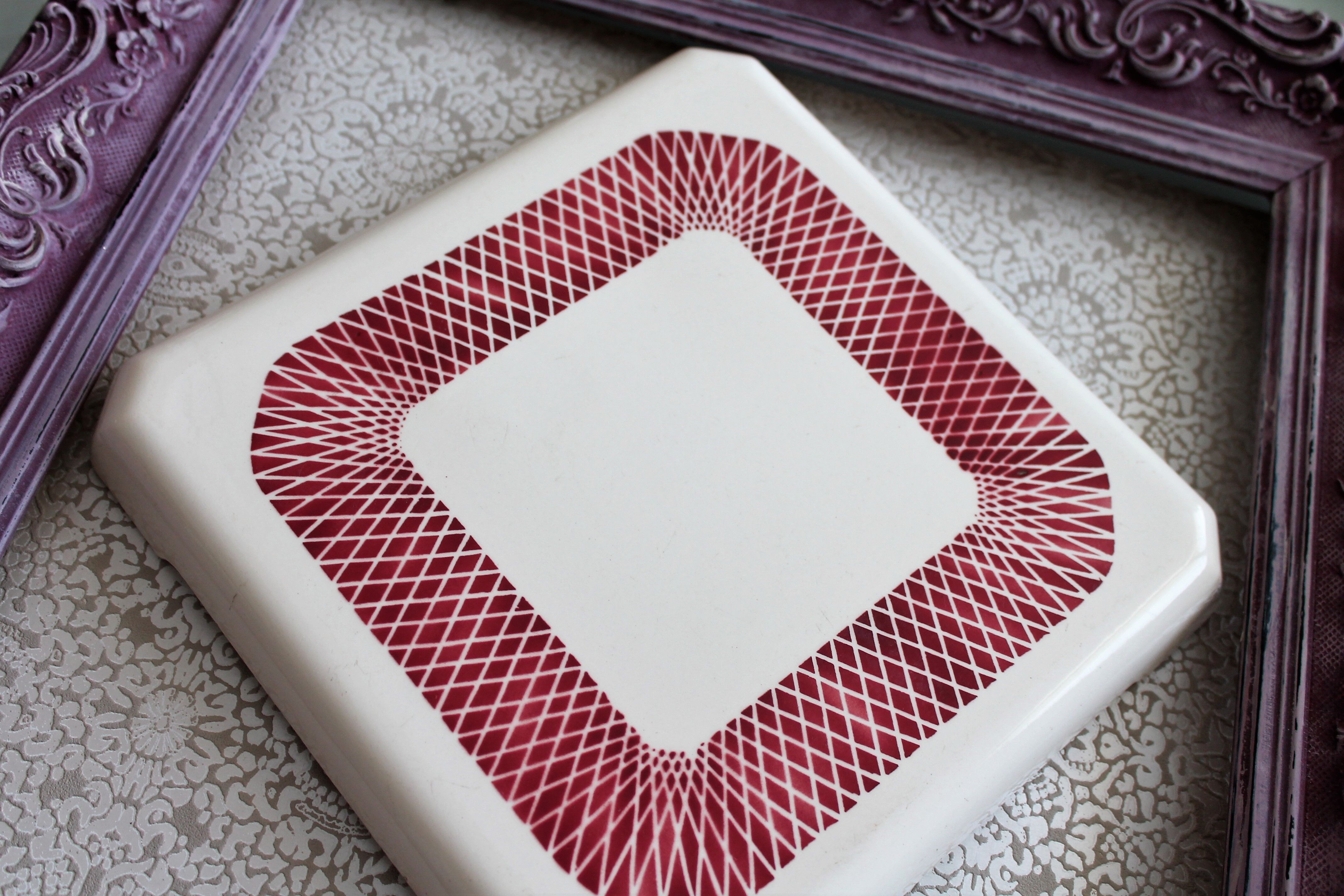 Porcelain underside, badonviller france, white and red underside, ceramic plate