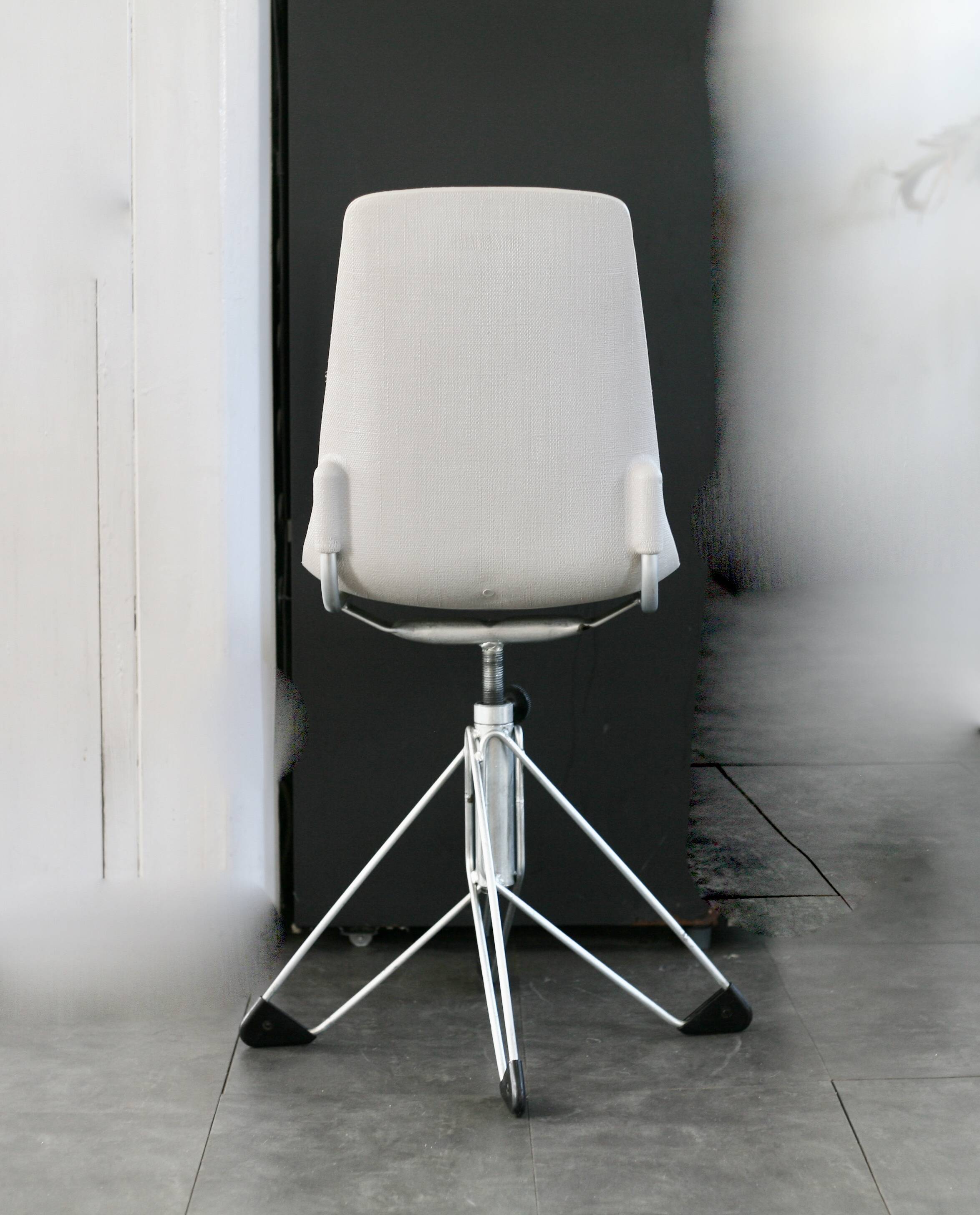 "Space Age" swivel chair, France, 1960s