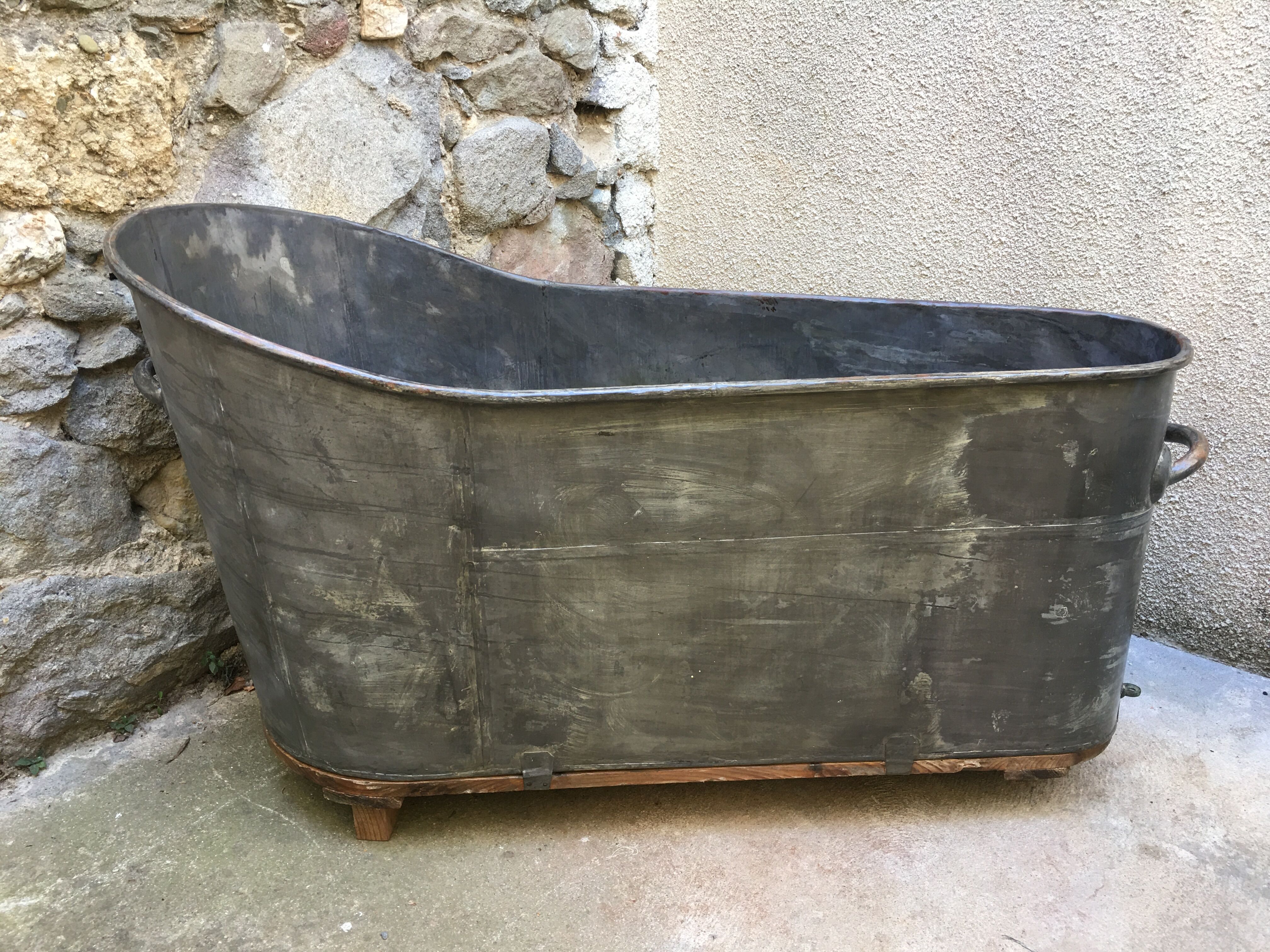 Baignoire en zinc socle bois XIXème siècle