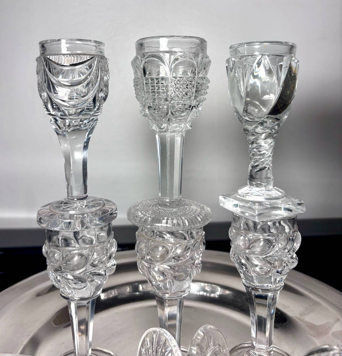 Cabaret set Baccarat 8 glasses and silver plated tray