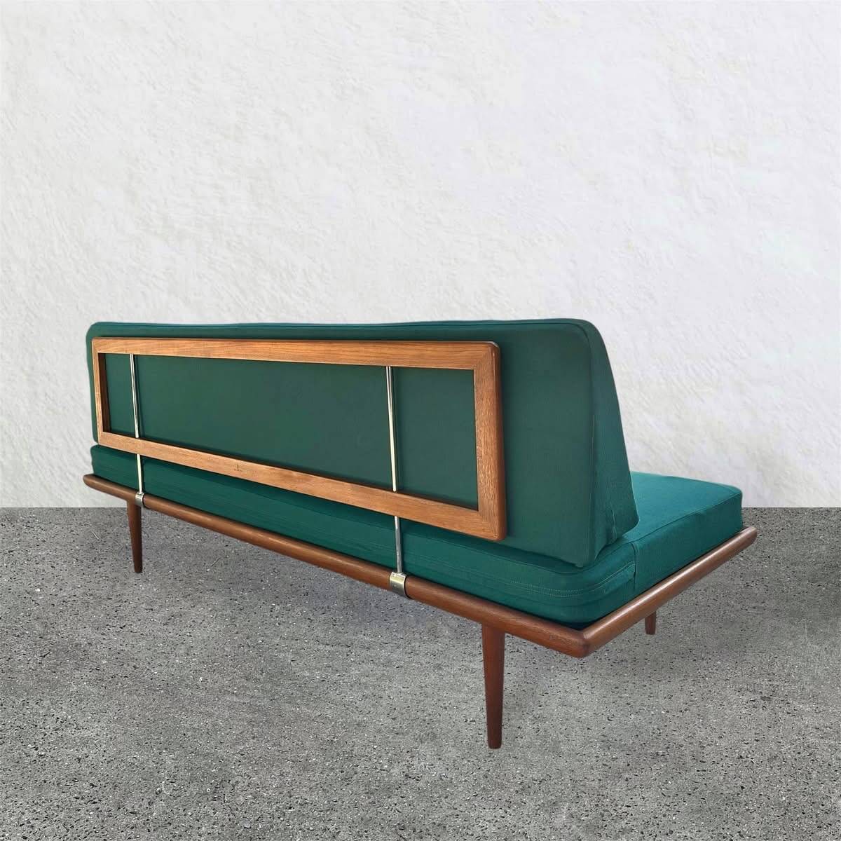 Canapé « Minerva » par P. Hvidt & O. Molgaard Nielsen, 1960