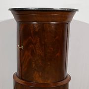 Rare Somno with two doors in Burl Mahogany, Empire period – Early 19th century