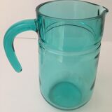 Cruche en verre transparent de couleur verte émeraude