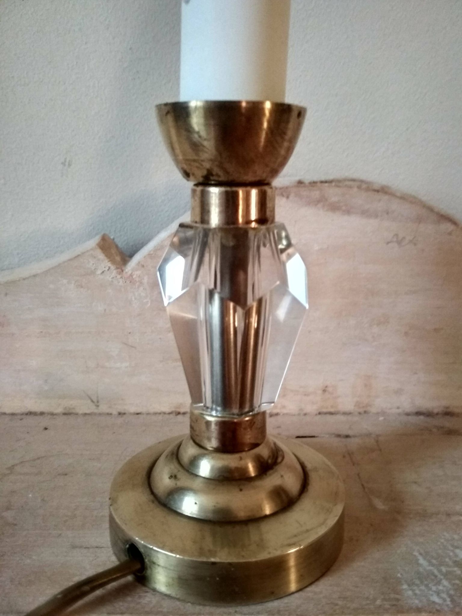 Petite lampe de chevet années 40 - pied en verre taillé et laiton