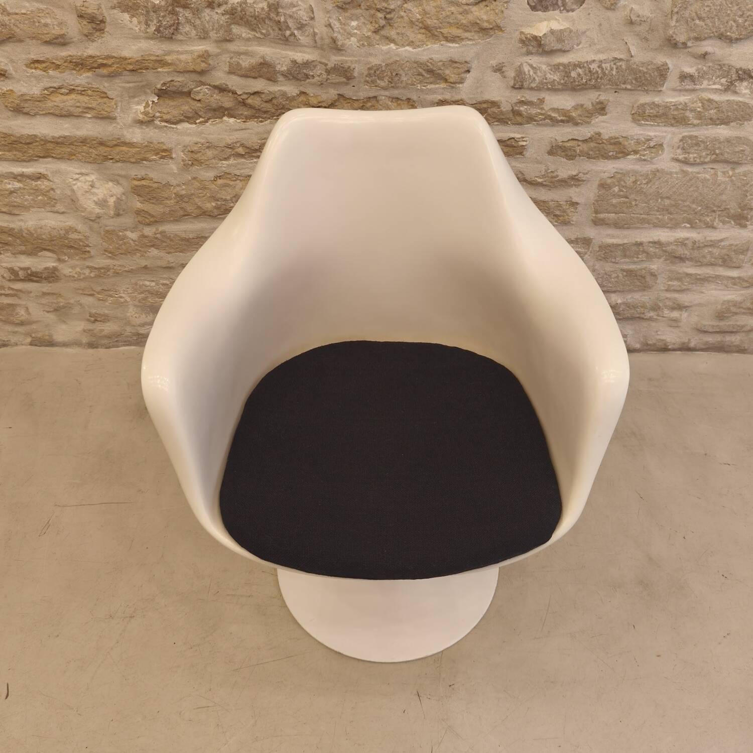 Tulip armchair, design Eero Saarinen, Knoll International, 1950