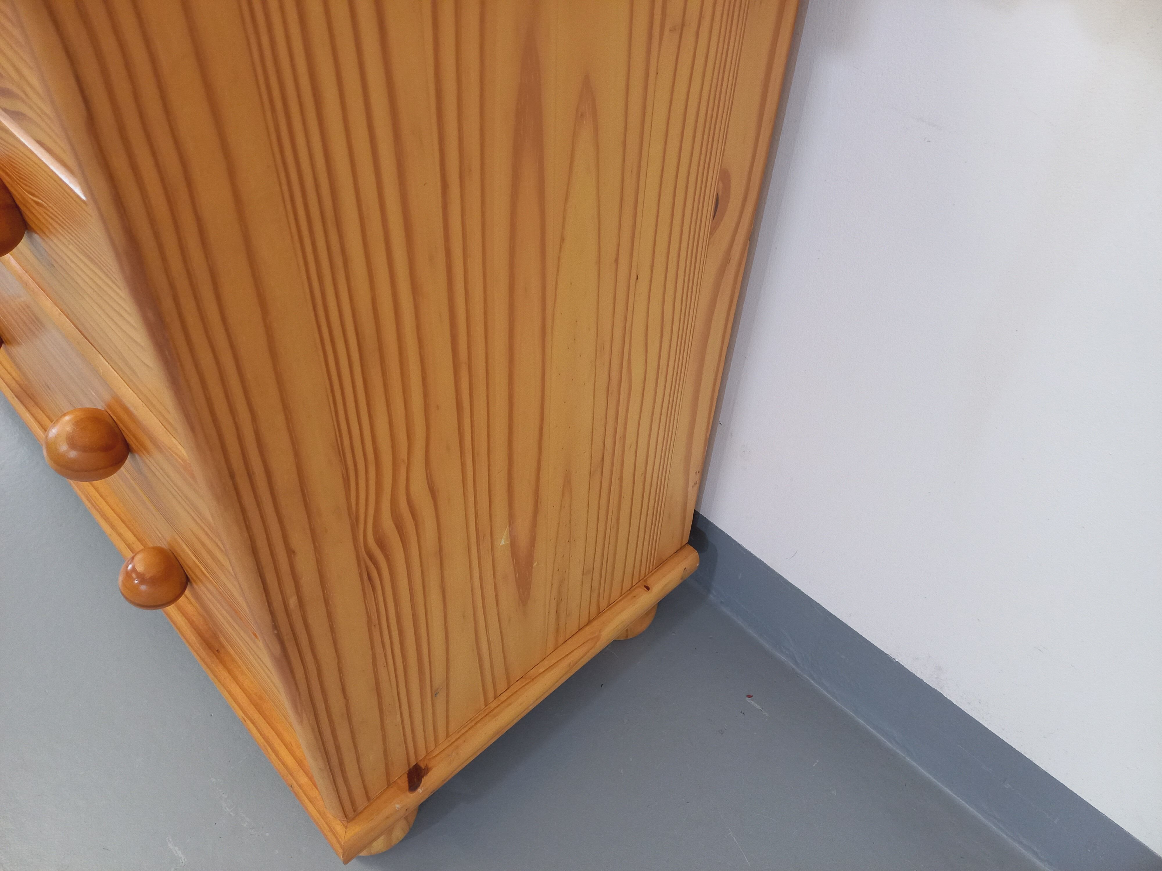 Commode en pin vintage des années 70