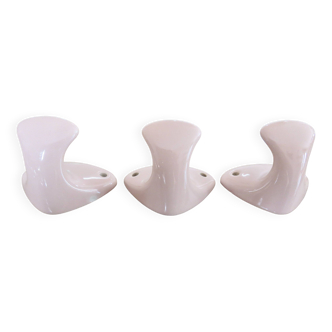 Suite de 3 patères en porcelaine rose pâle art deco années 30 40