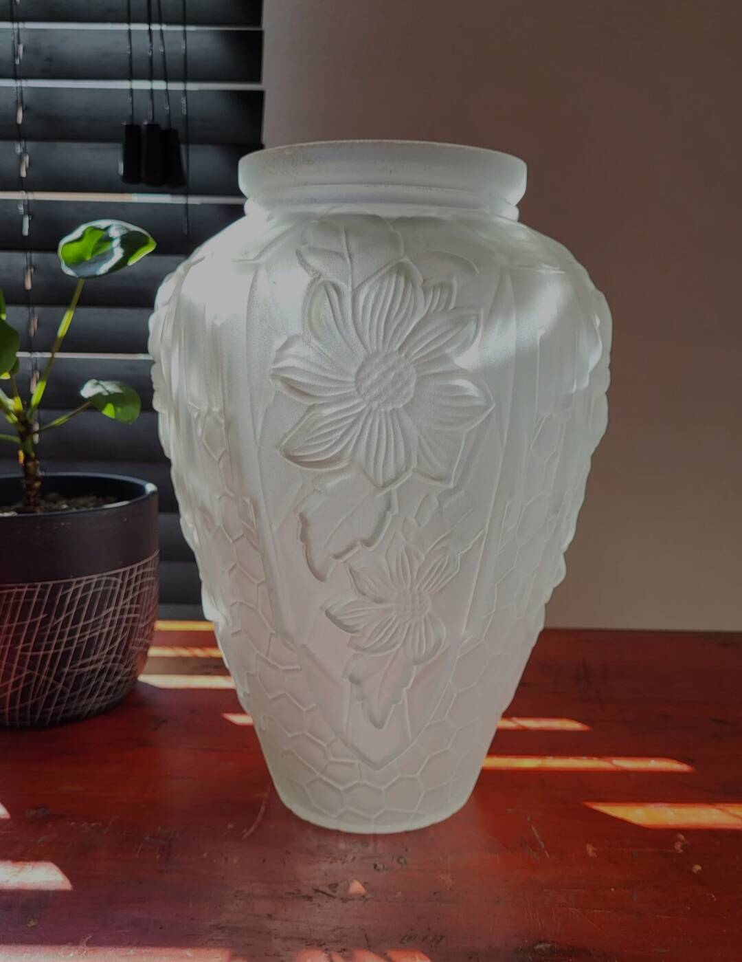 Vaas art déco en persglas givré avec décor floral, Frankrijk