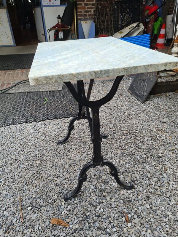 Table de café en fonte et dessus marbre