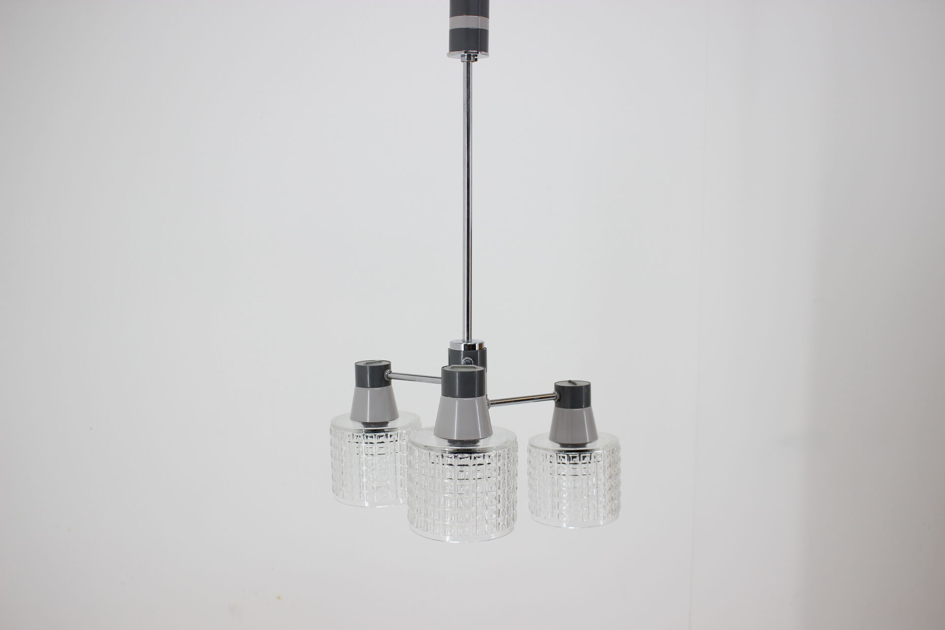 Lustre chromé du milieu du siècle par Drukov 1970