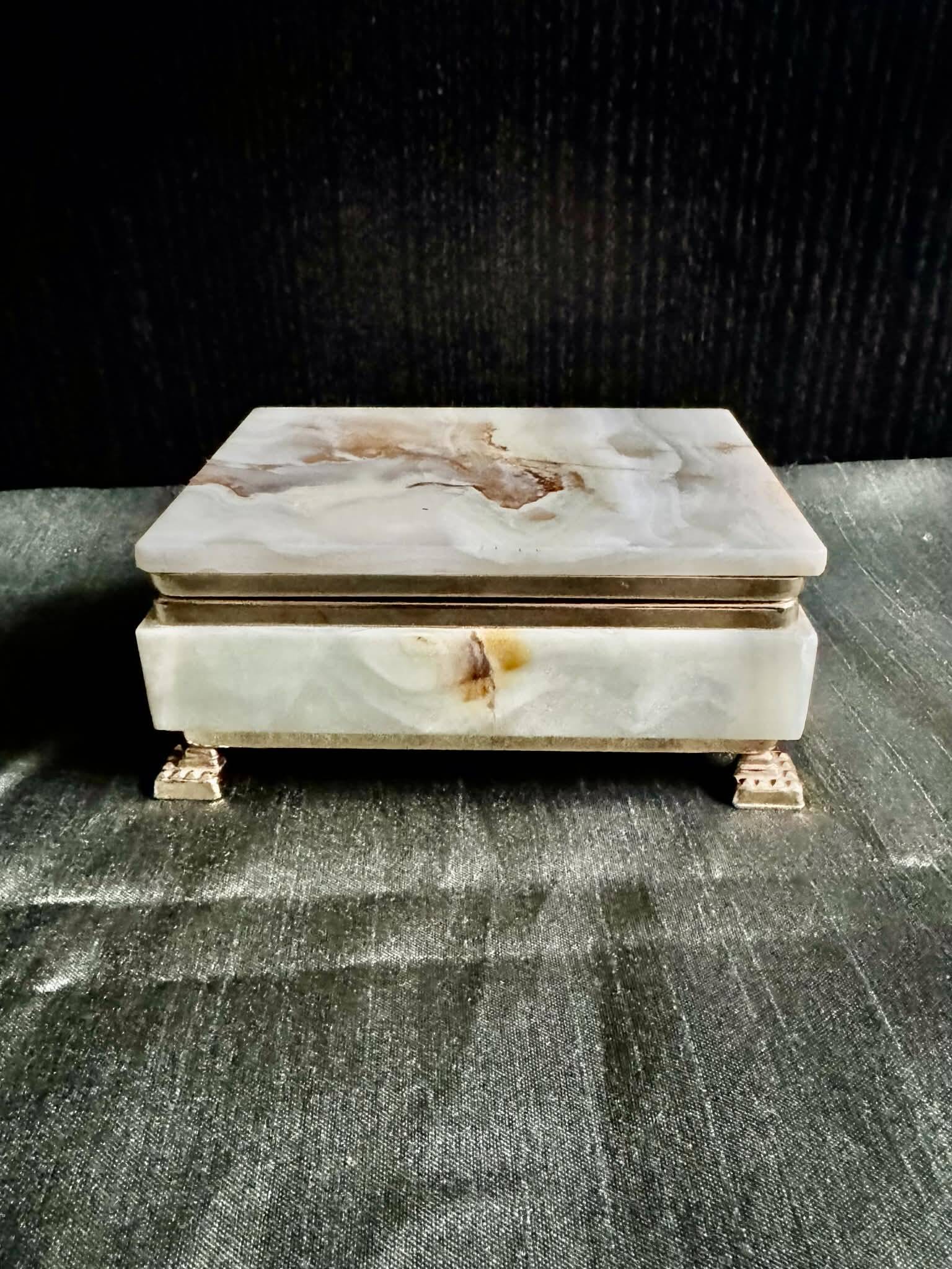 Onyx catchall box from the 1960s, vintage Italy.