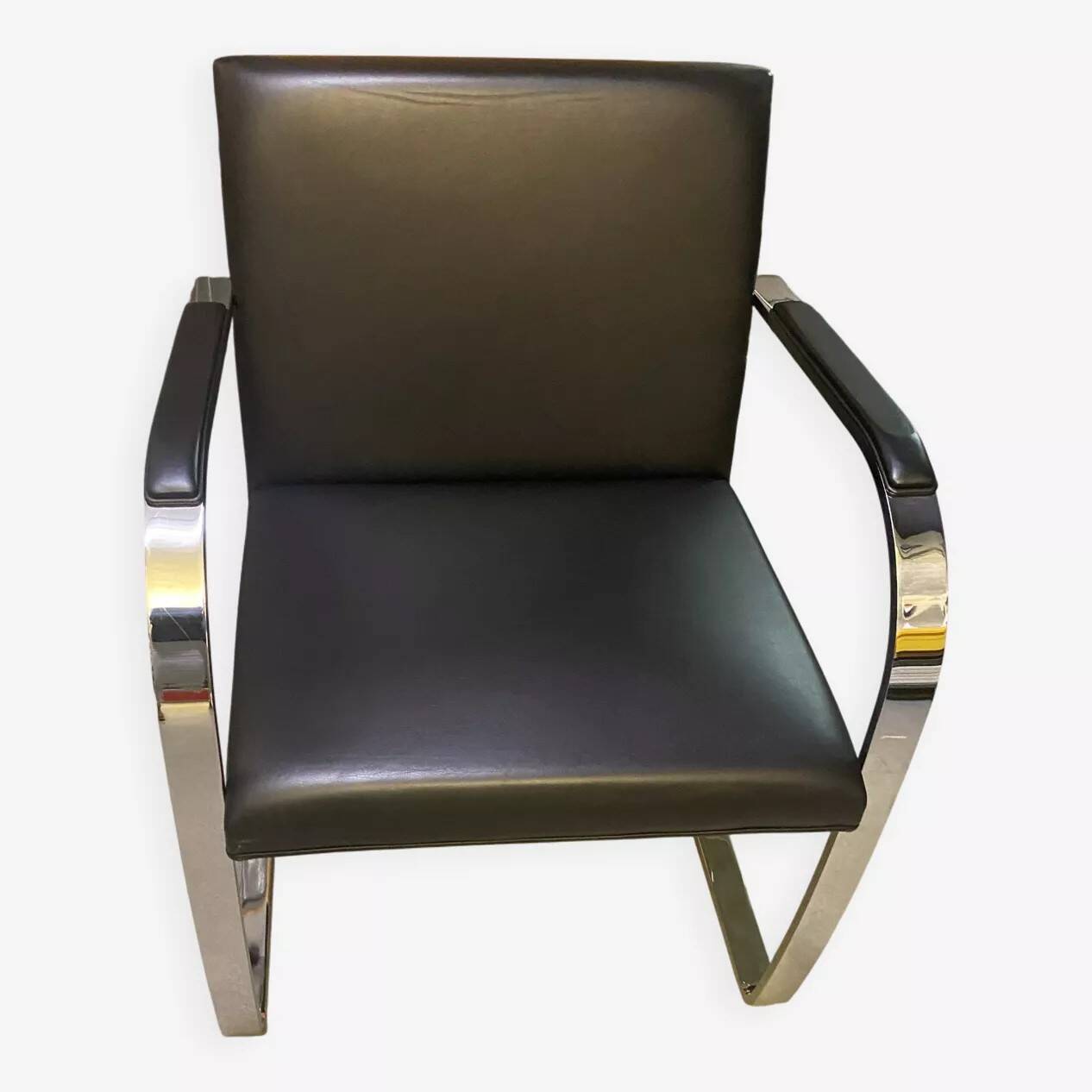 Knoll Studio BRNO armchair