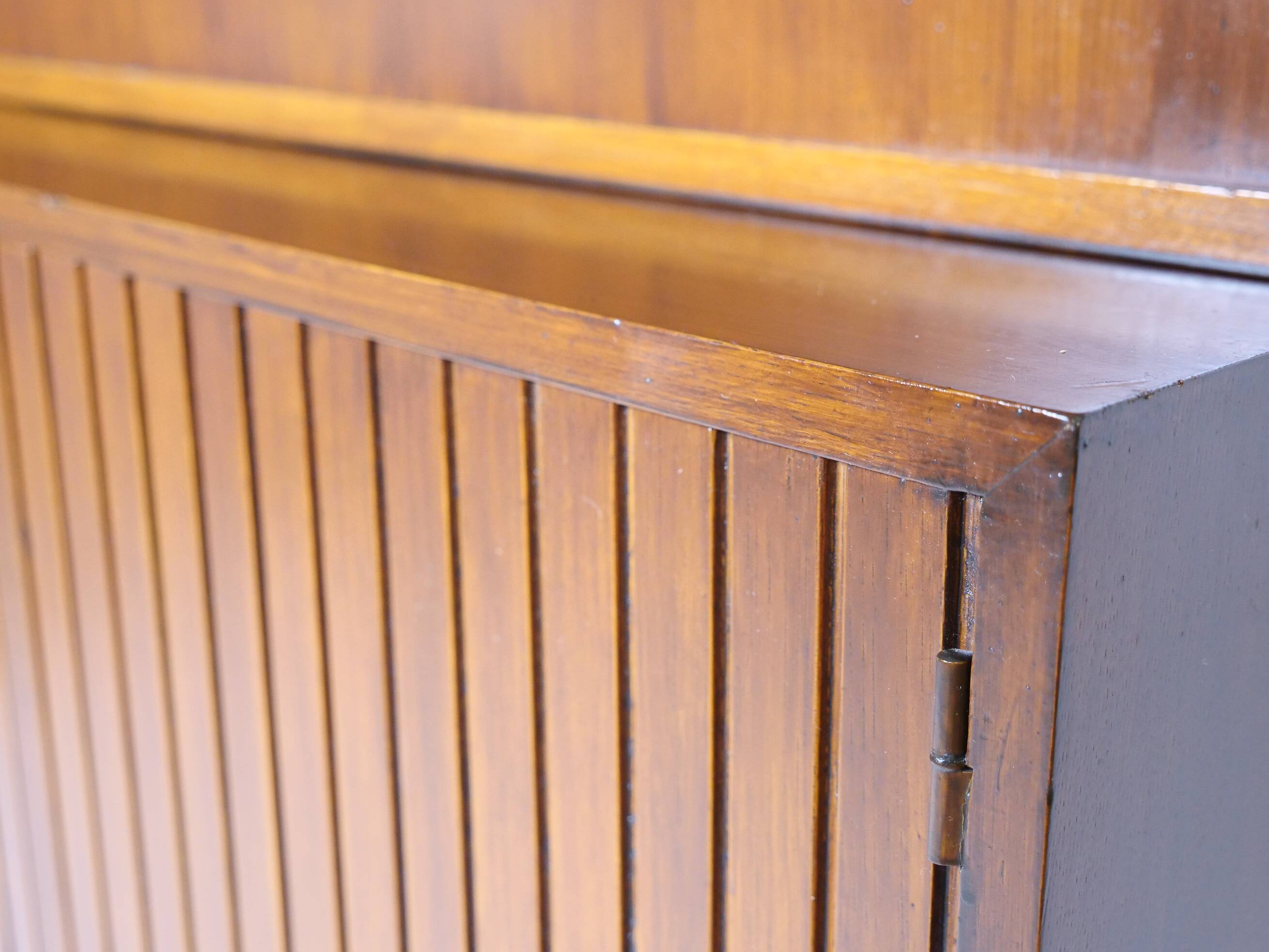 Cabinet de bar des années 60 en teck.