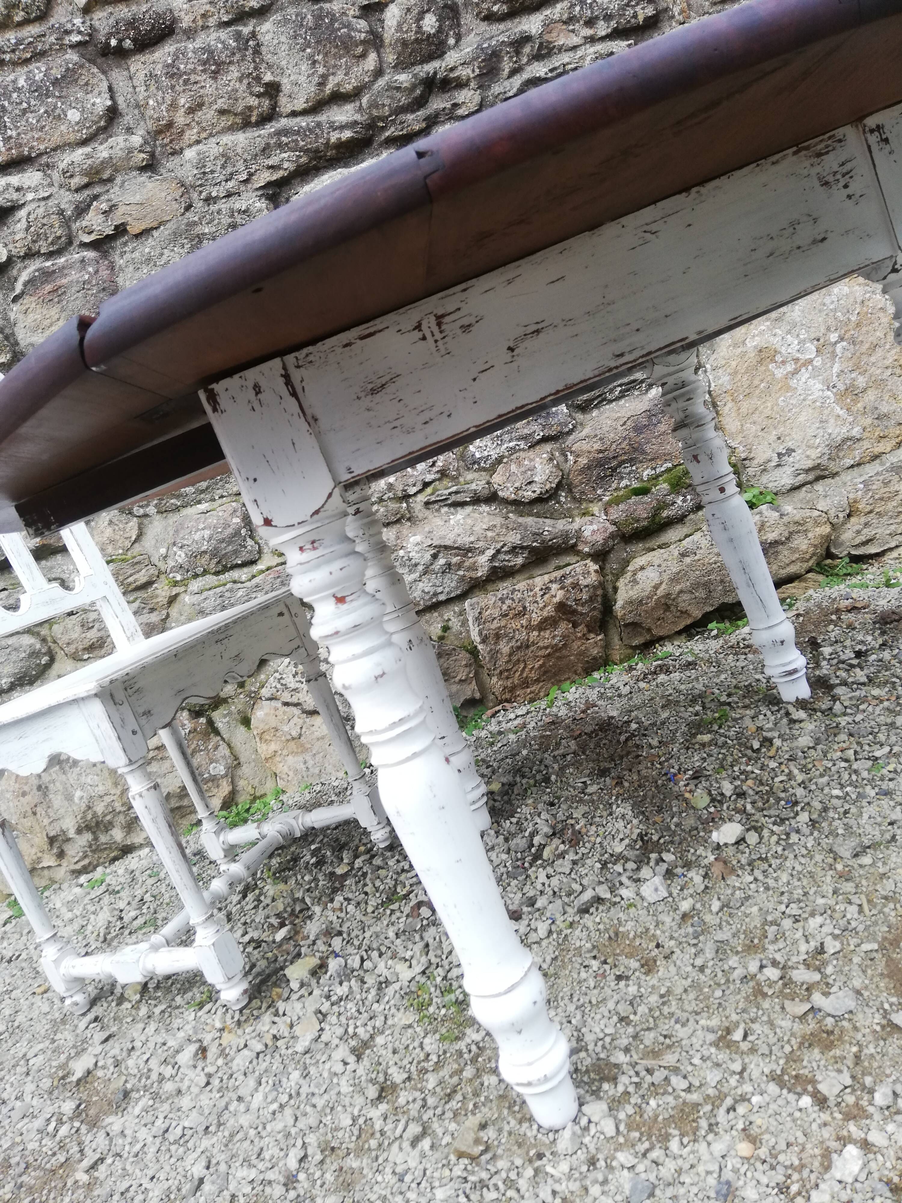 Round table you massive