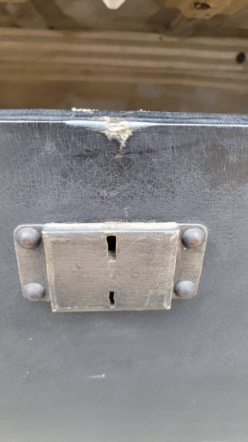 Leather travel trunk from the 1900s