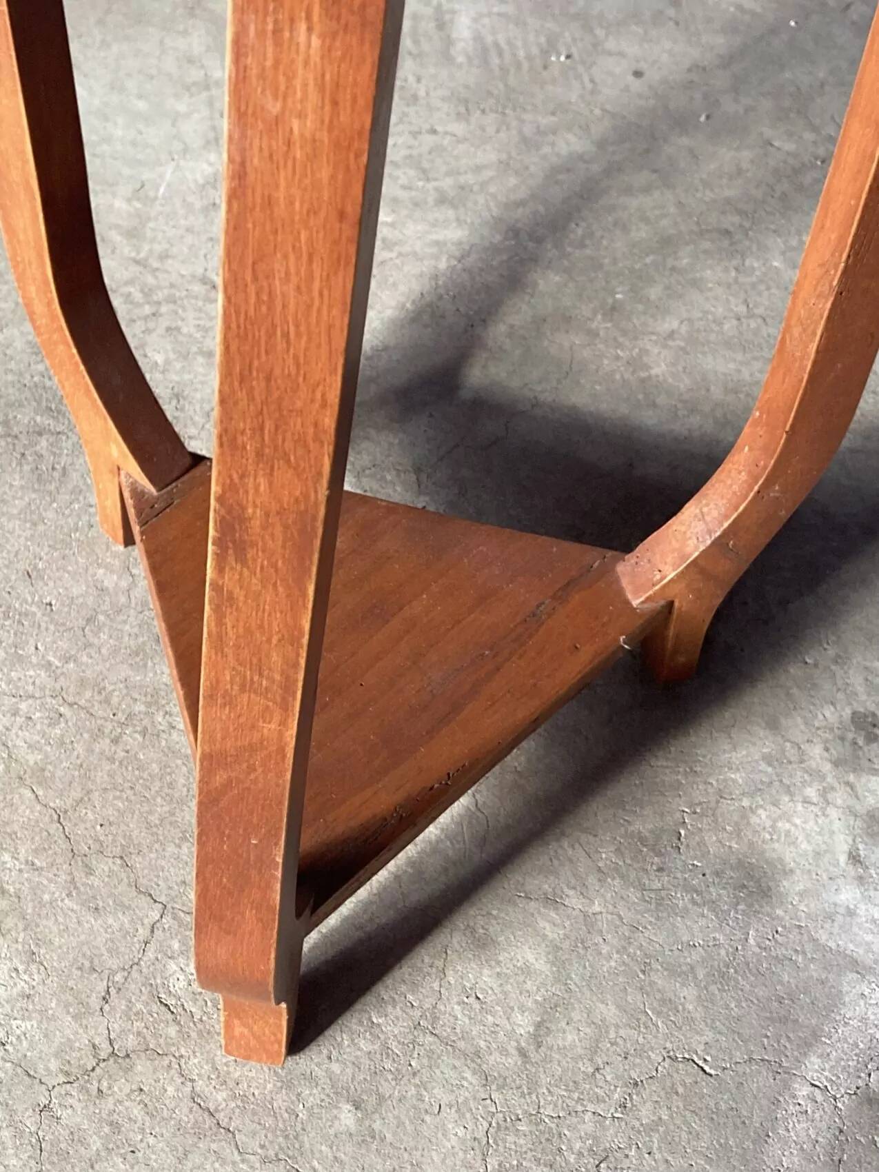 Art Deco side table – clean and timeless lines