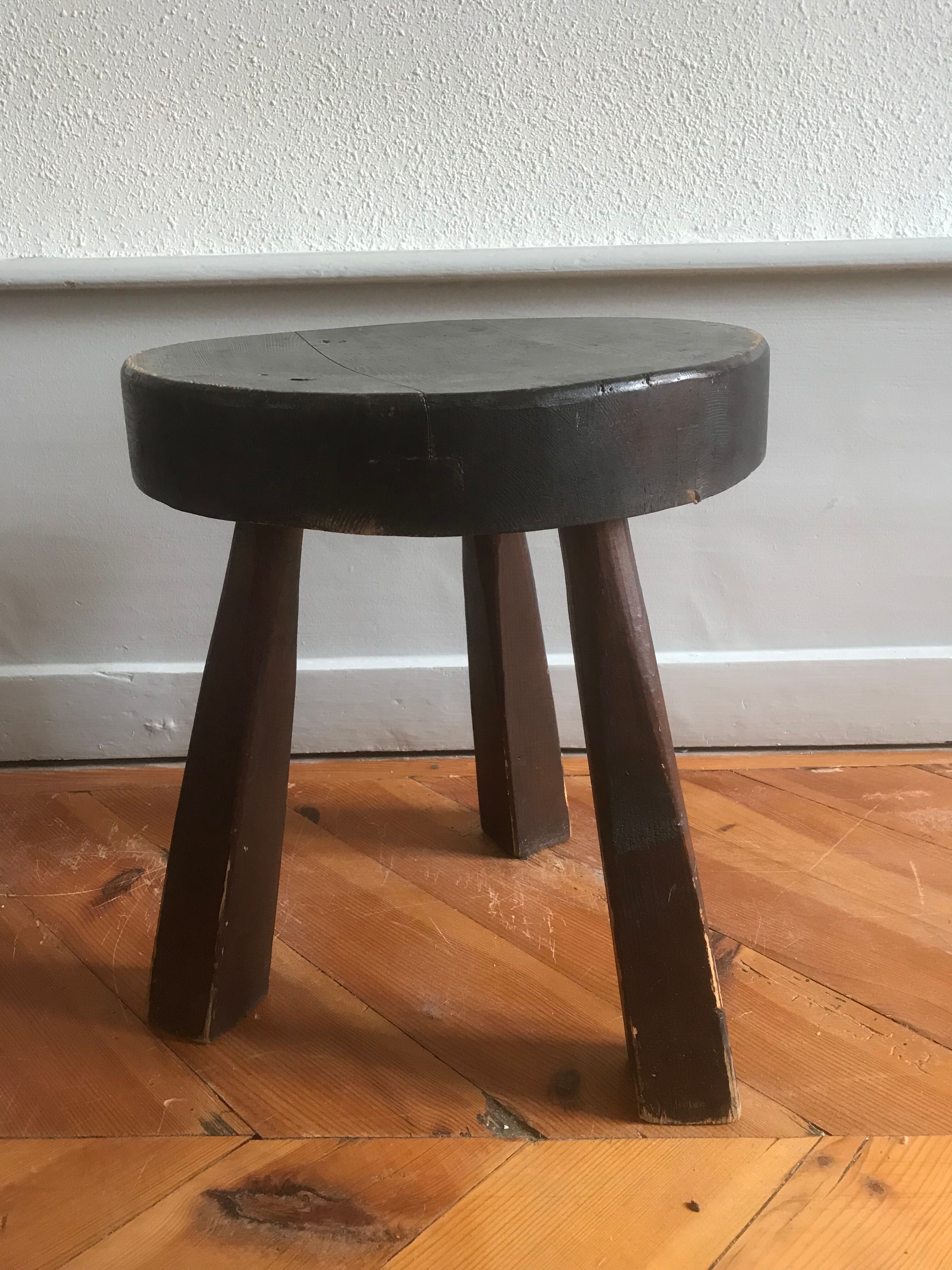 Tabouret tripode bois style Courchevel brutaliste