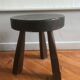 Tabouret tripode bois style Courchevel brutaliste