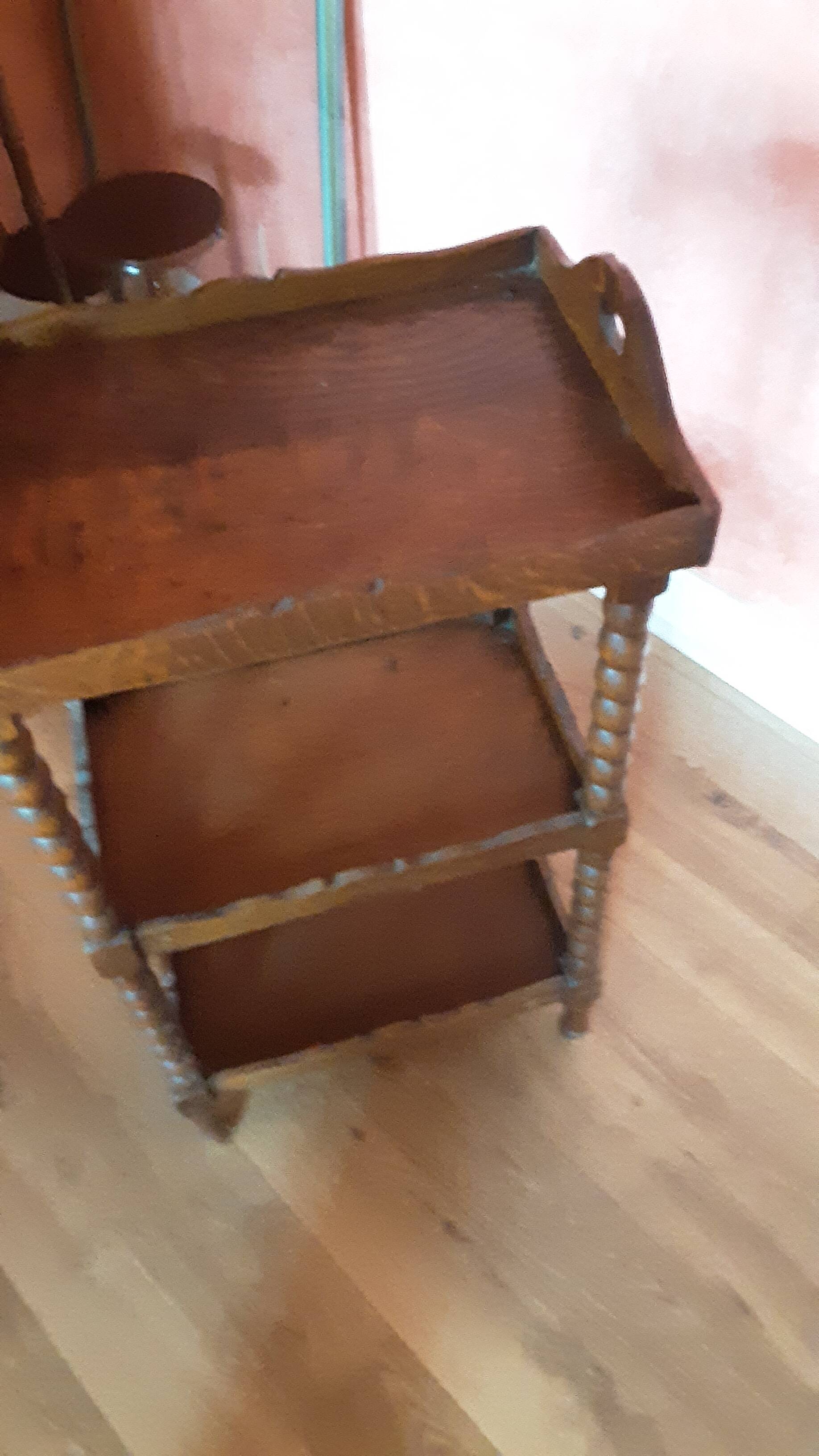 Petit meuble ancien 3 niveaux en bois