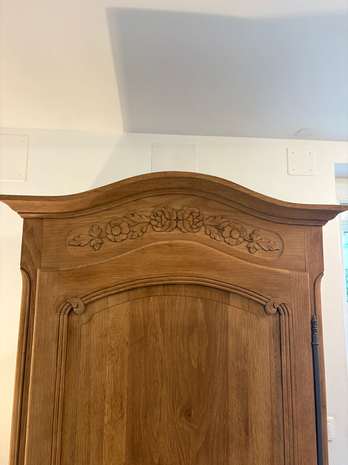 Oak bonnetière sandblasted