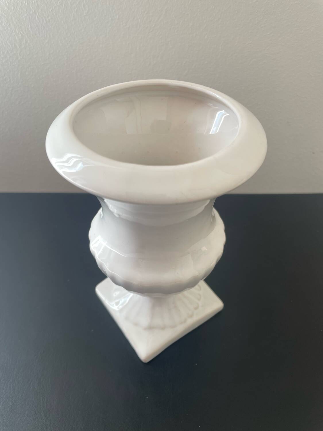 Medici white porcelain vase