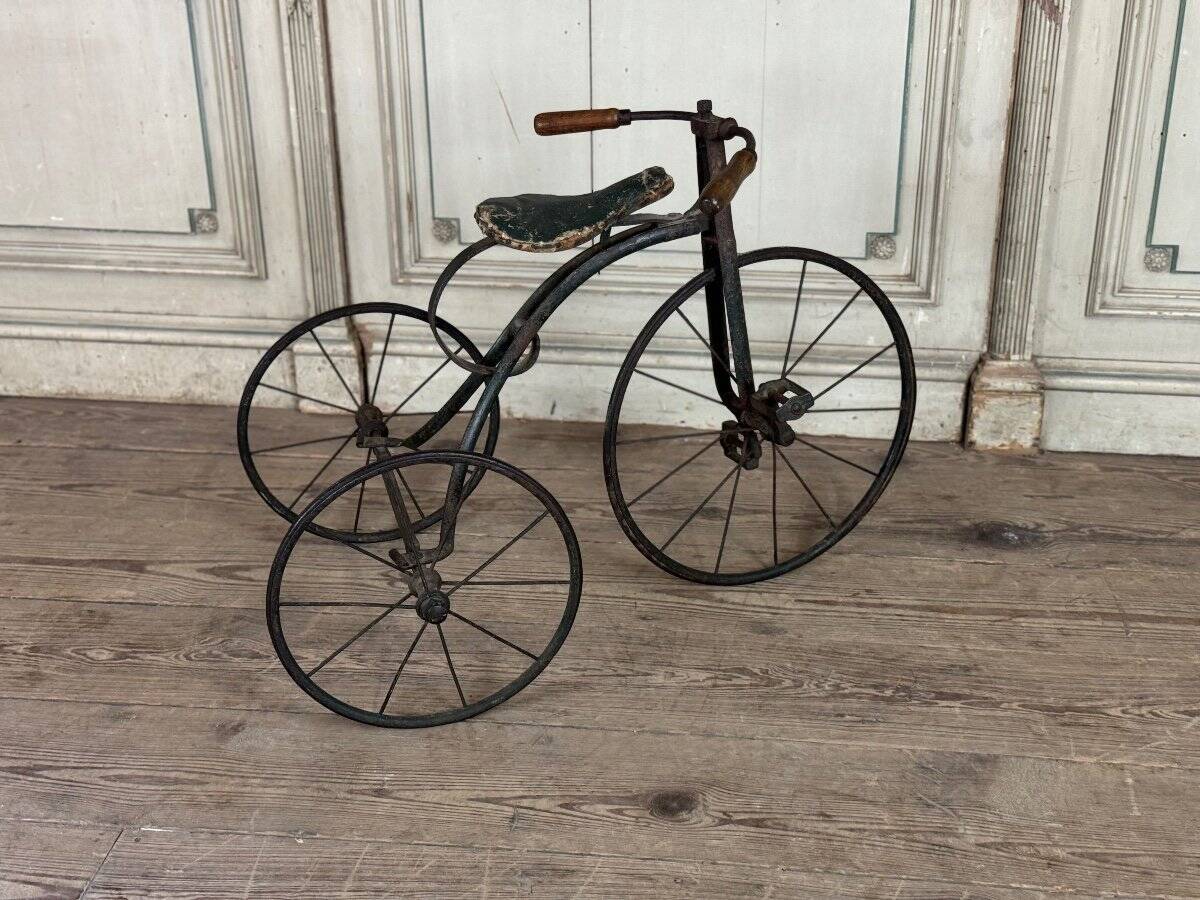 Tricycle d’enfants en fer forgé, vers 1900