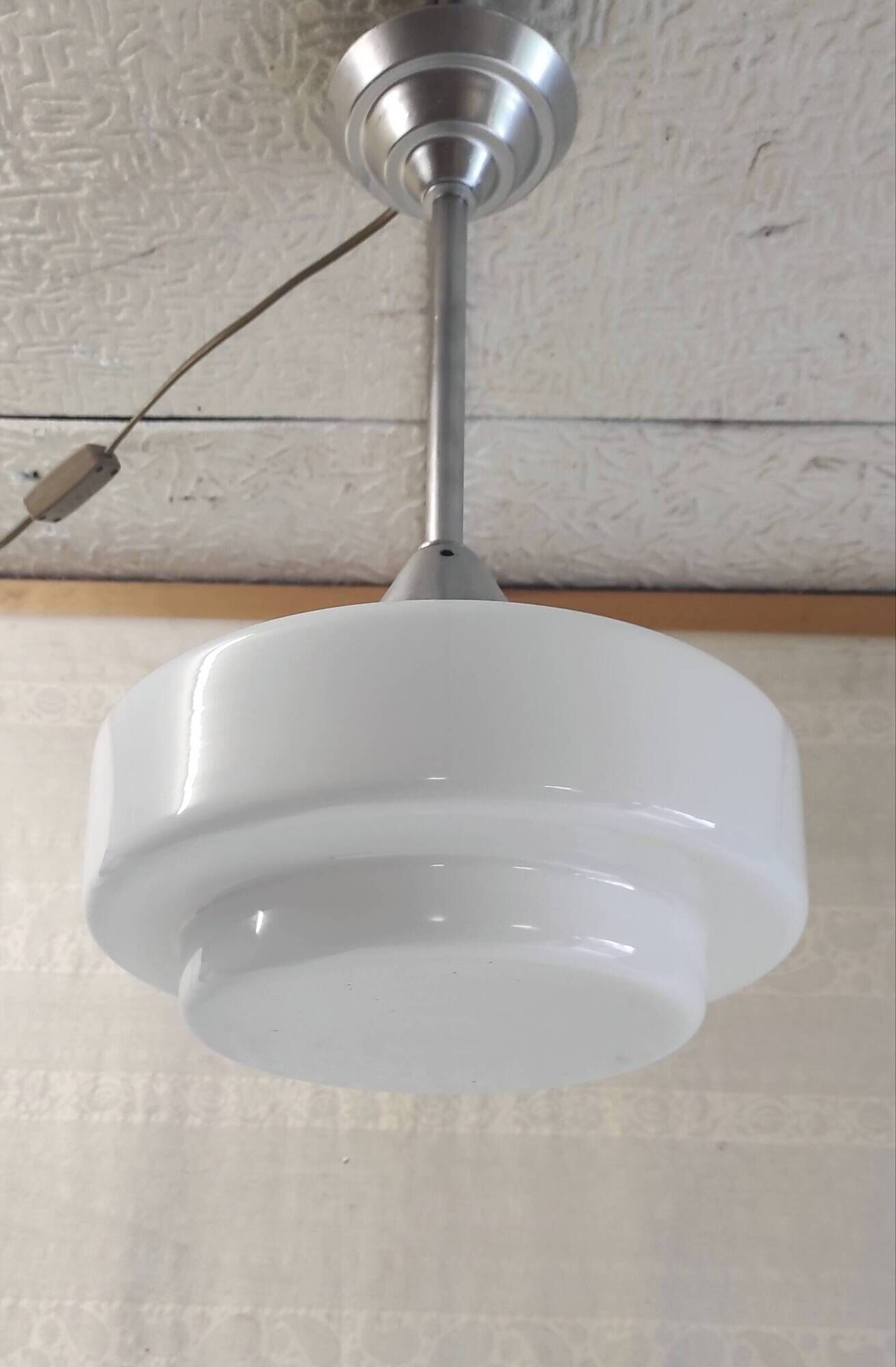 Suspension style Bauhaus globe opaline XL - années 30/40