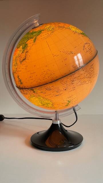 Illuminated terrestrial globe made in italy