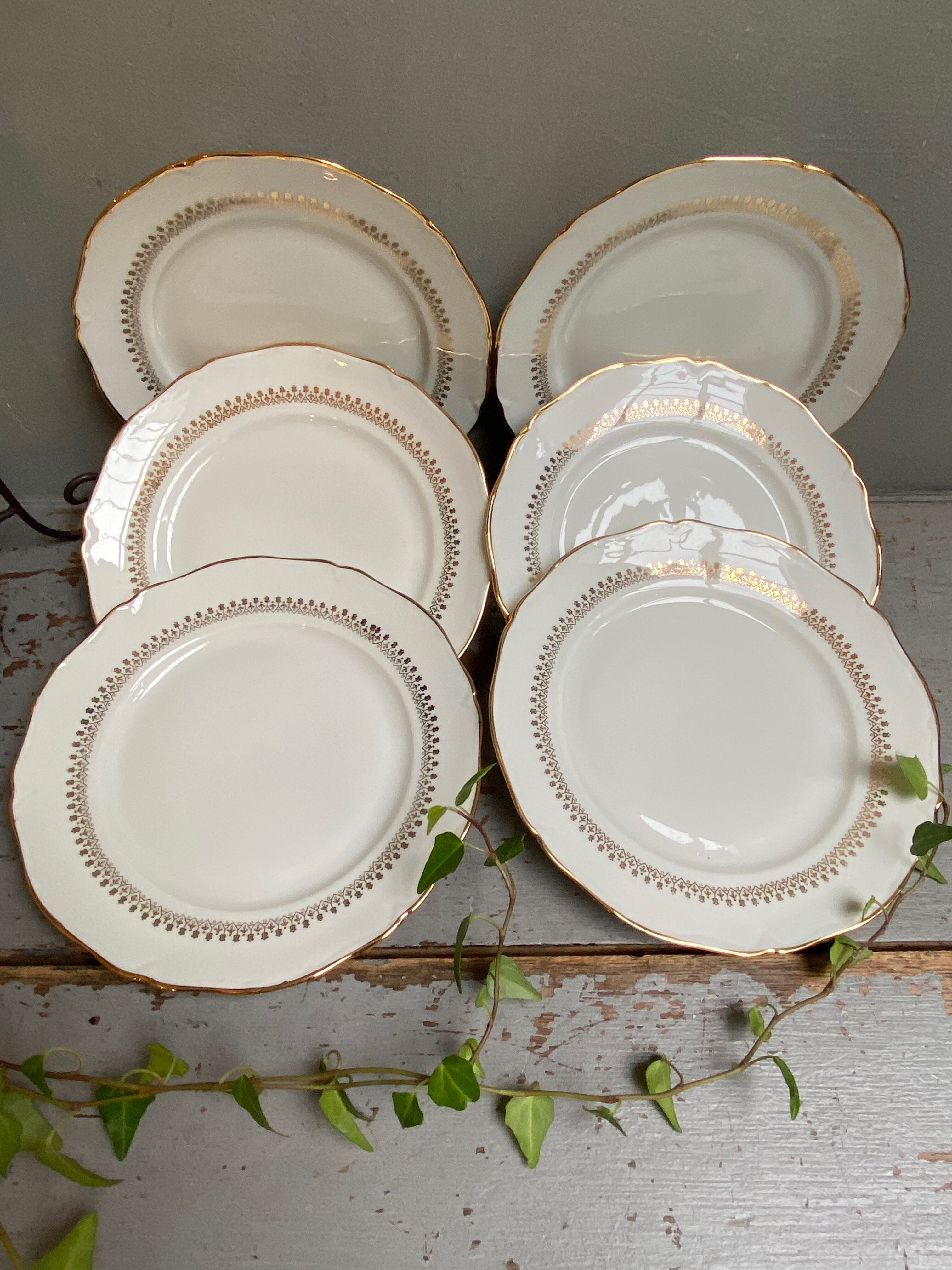 Dessert plates made of Sologne porcelain