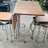 Table + stools