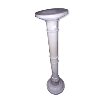 Decorative column in matbre