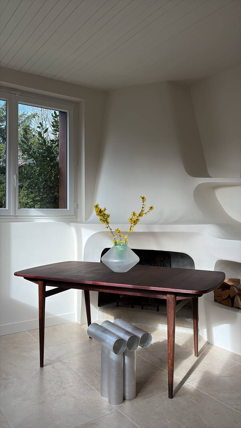 Dining table in rosewood