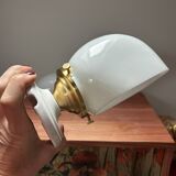 Paire d’appliques vintage en opaline blanche
