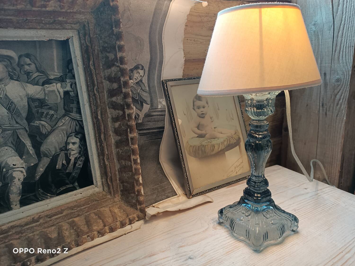 Paire de lampes en verre bleuté