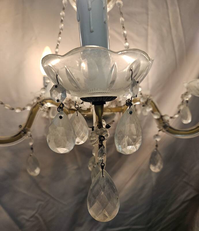 Vintage 5-arm tassel chandelier.