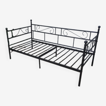 Wrought iron bed