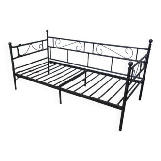 Wrought iron bed