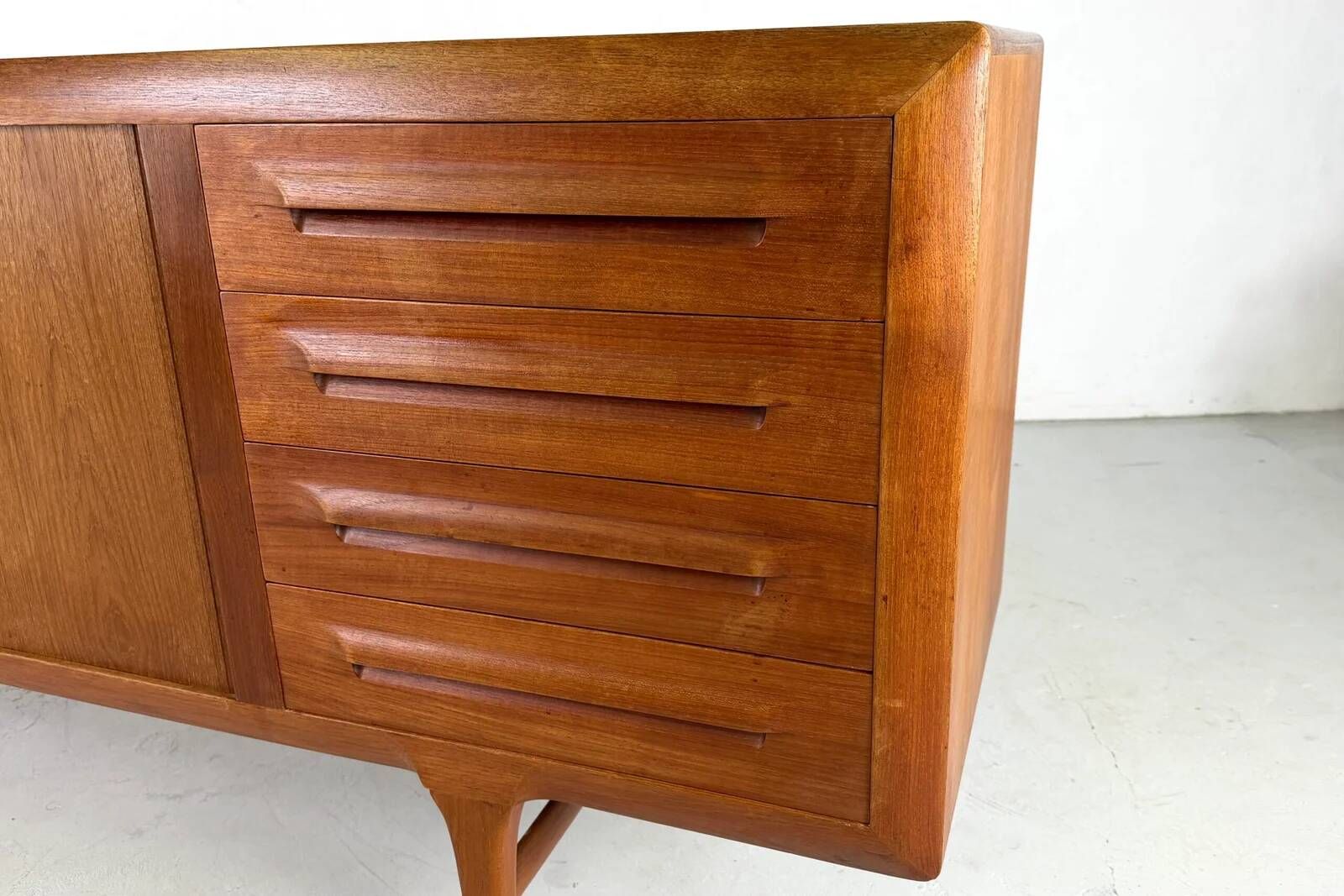 Enfilade FA32 by Ib Kofod-Larsen for Faarup – 1960s