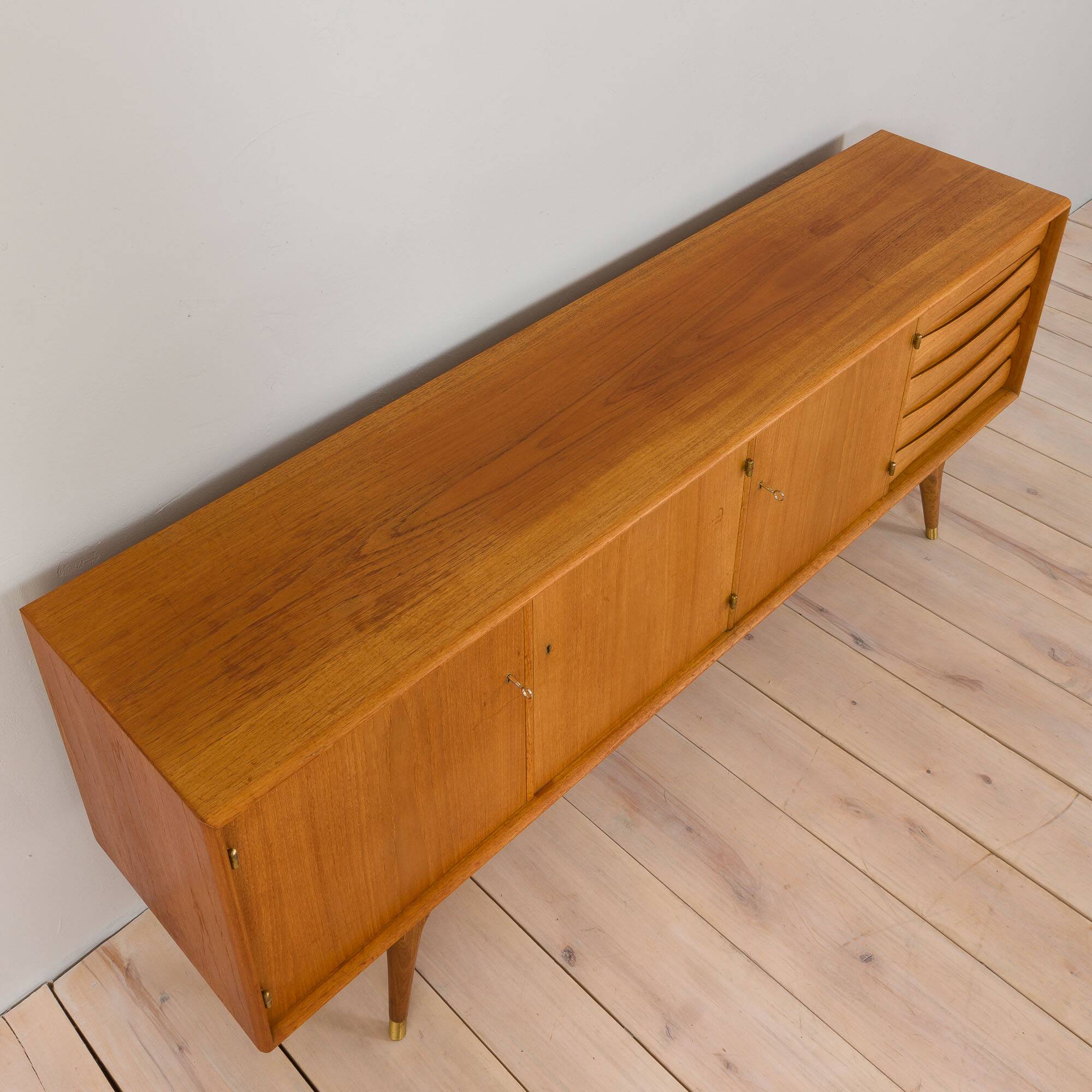 Sven Andersen Scandinavian long teak sideboard with 5 drawers, Norway, 1960