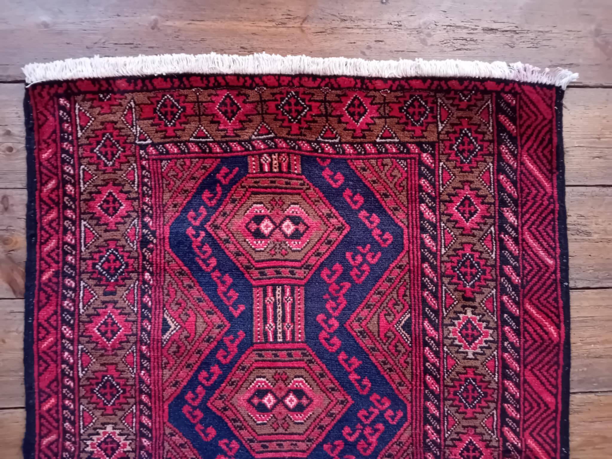 Handmade Persian Beluch rug 180x100cm