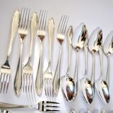 DEETJEN 30-piece modernist cutlery set with scalloped edges