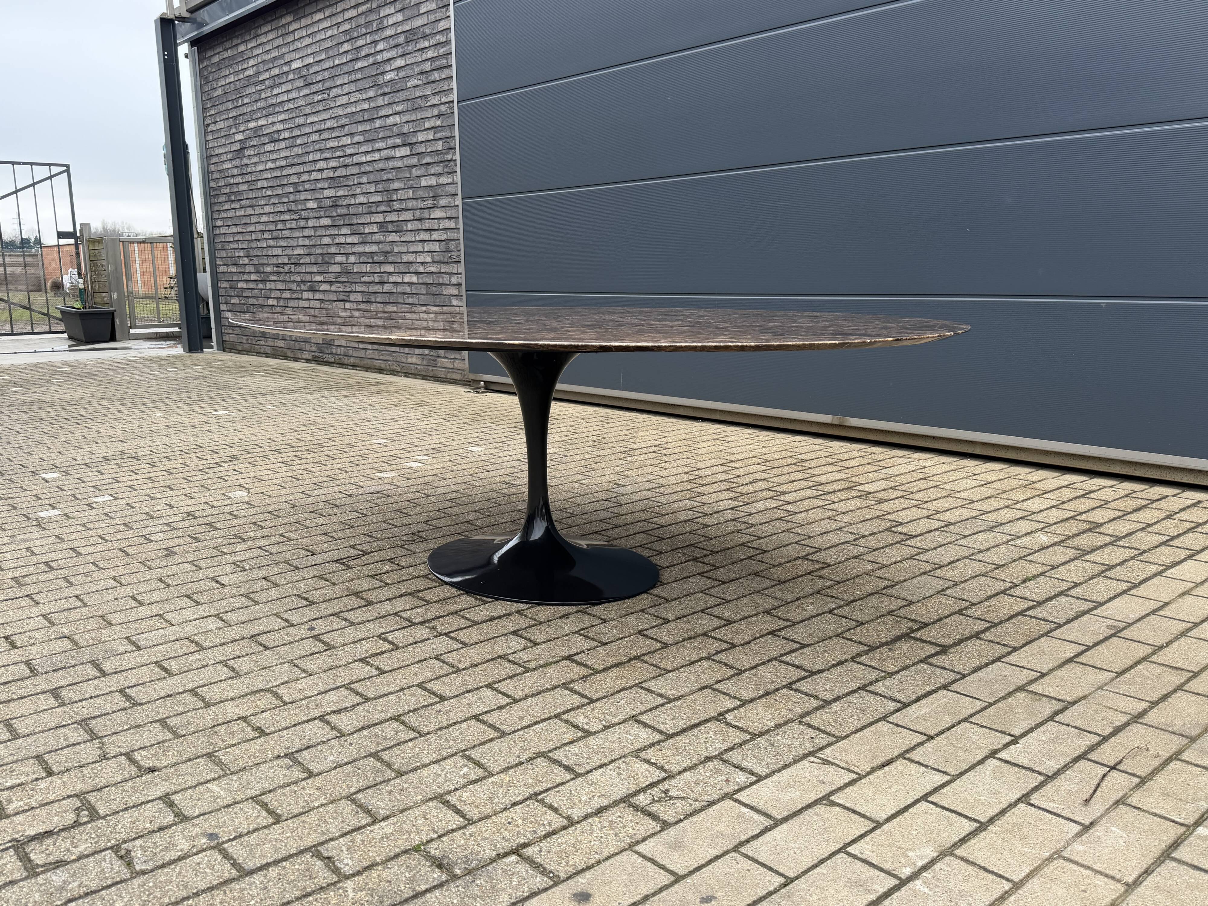 Original oval dining table Knoll Tulip (244cm) Emperador