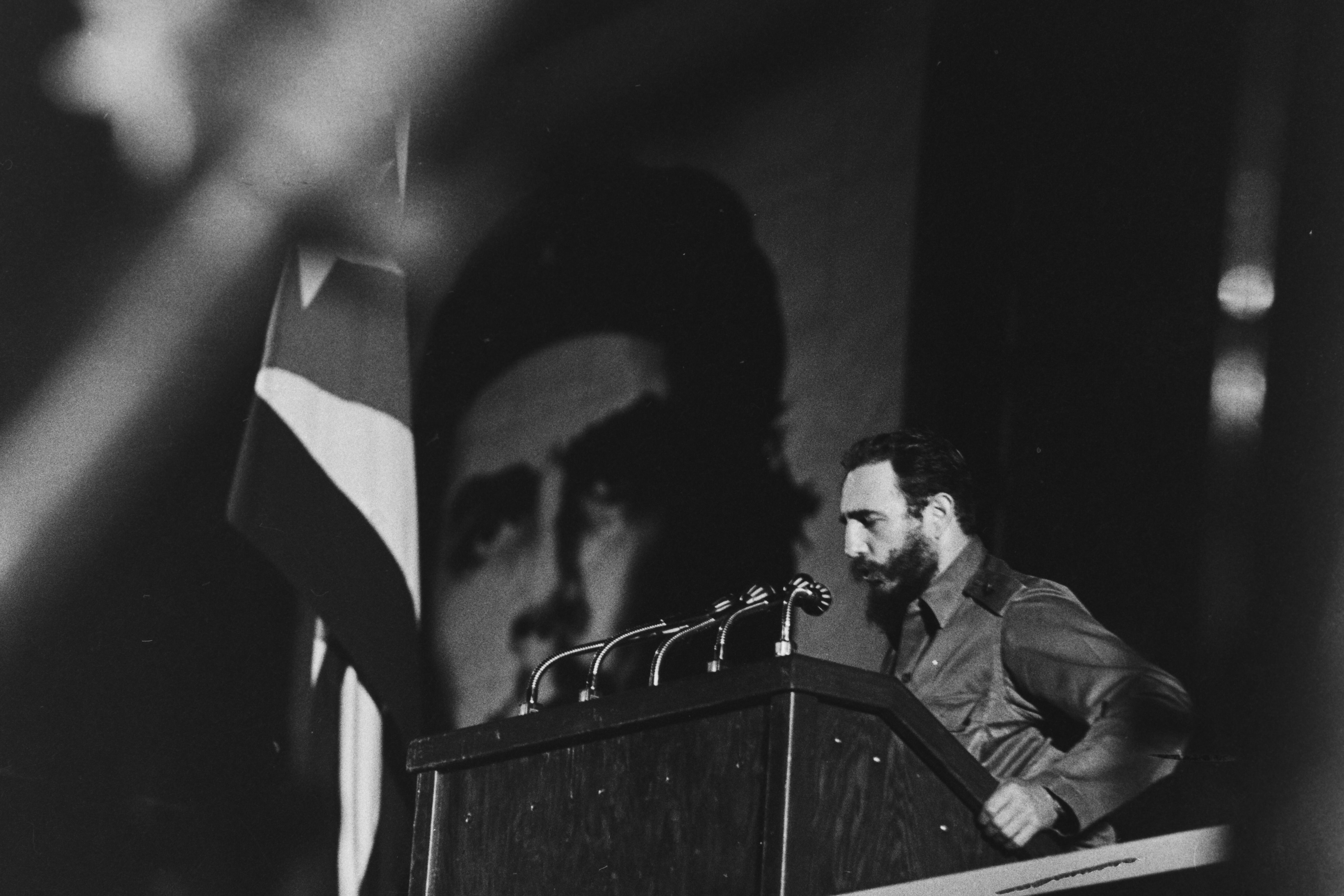 Photo film Fidel Castro, Che Guevara Meeting. 30x45cm barium format paper