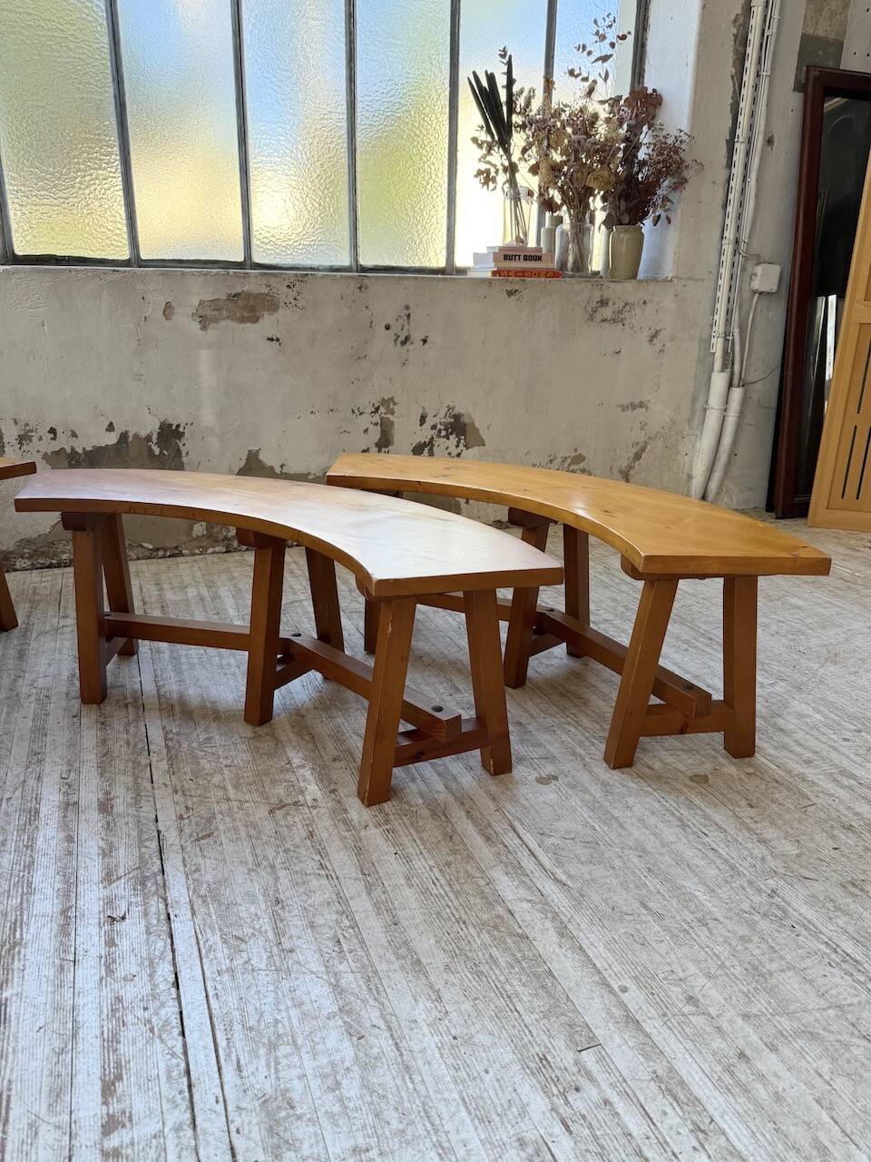 Set of round table and 4 rounded benches, 1950