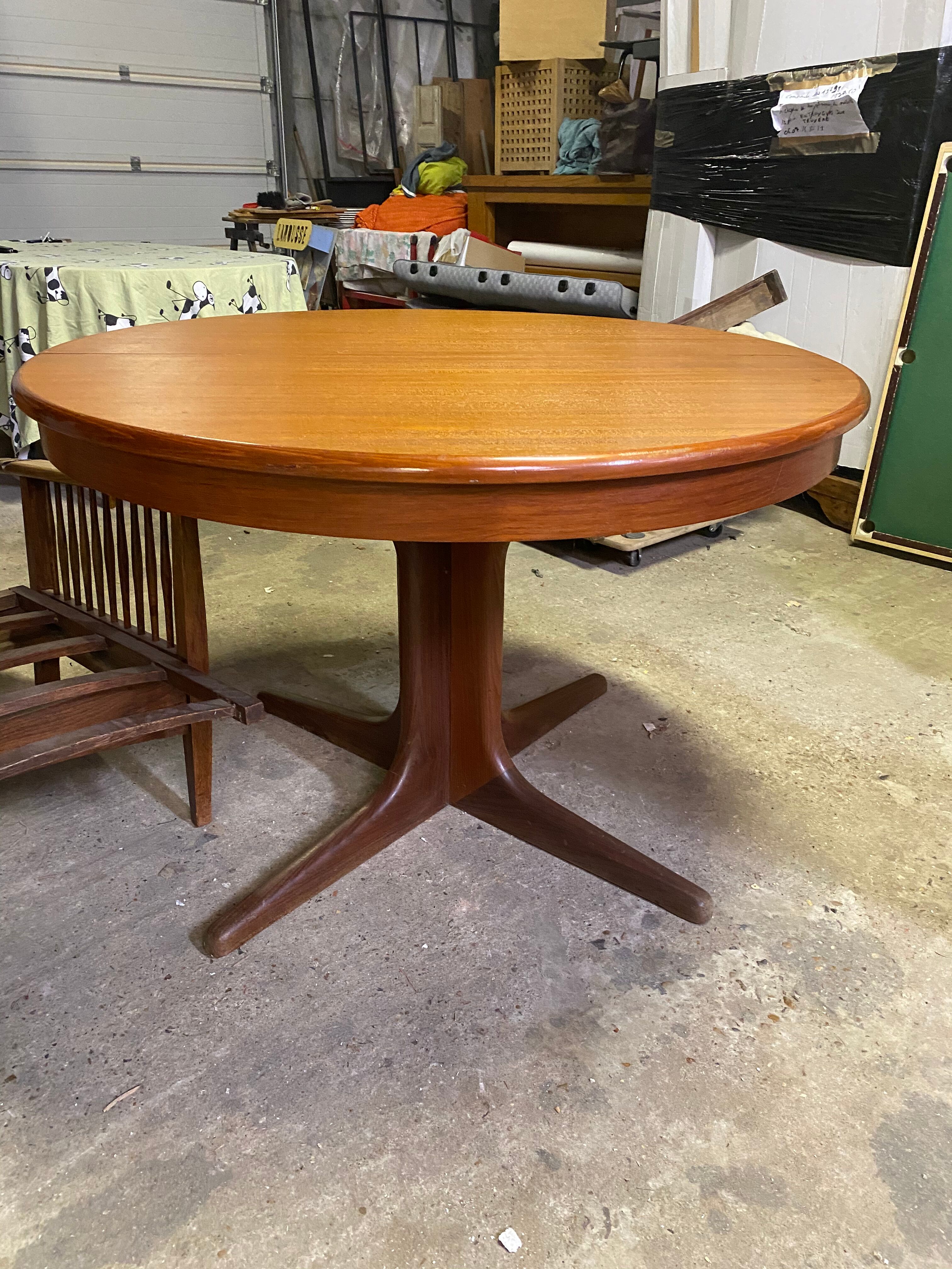 Vintage Baumann table with extension