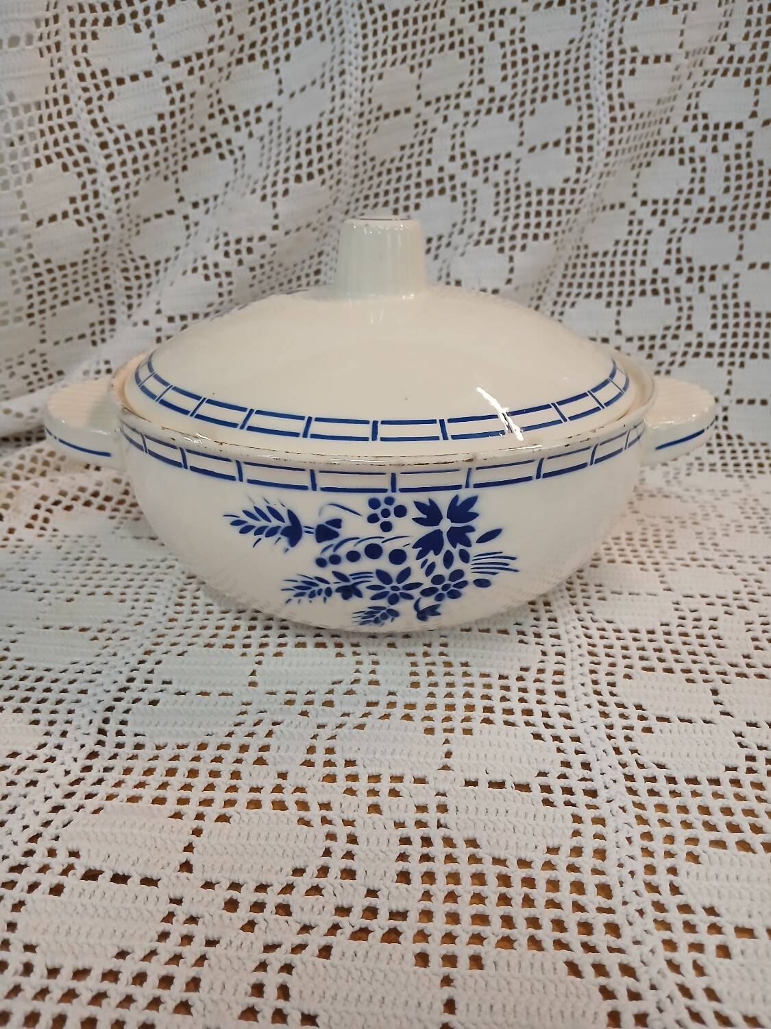 Antique soup tureen Badonviller