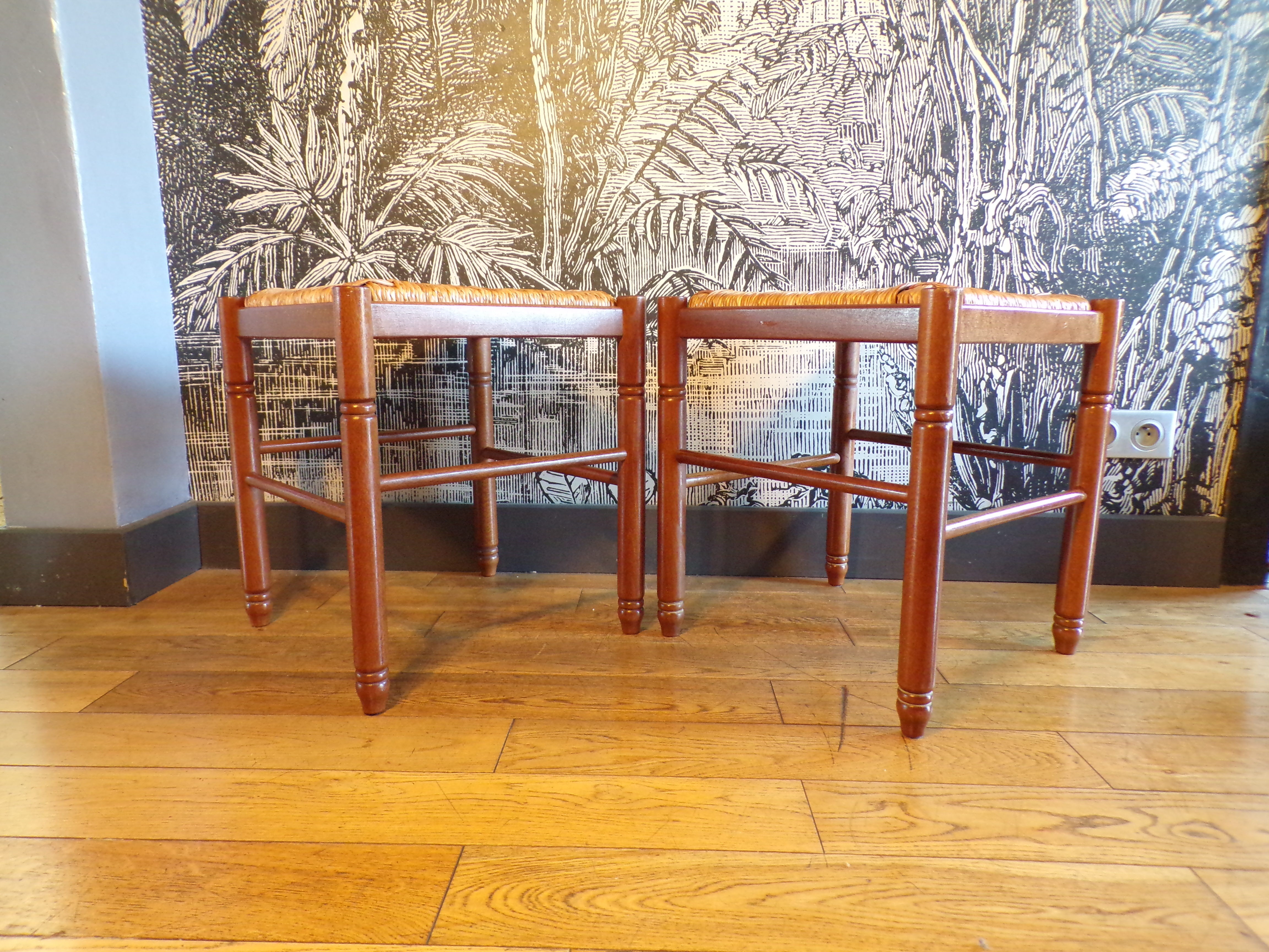 Pair of mulched stools