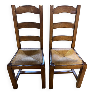 Lot de deux chaise en chêne cannelée